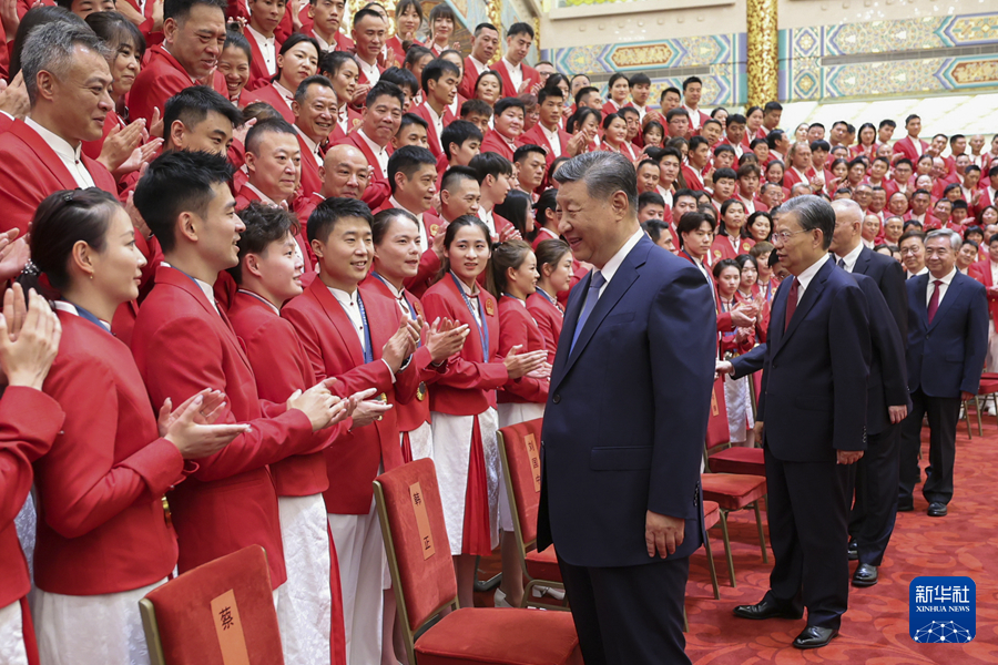 习近平在接见第33届奥运会中国体育代表团时强调 戒骄戒躁 再接再厉 为建设体育强国再立新功