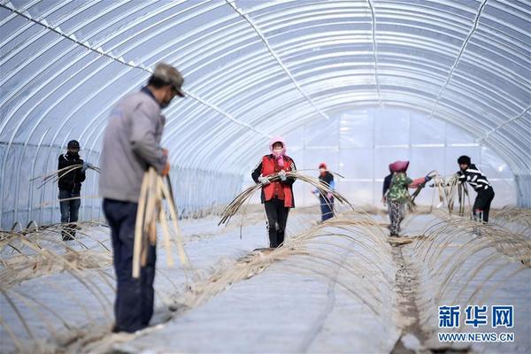 （在习近平新时代中国特色社会主义思想指引下——新时代新作为新篇章·习近平总书记关切事·图文互动）（1）战“疫”战“贫”都要赢——脱贫攻坚一线打响两场硬仗